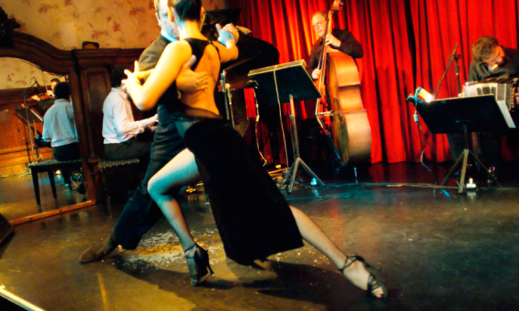Tango uruguayo and its 10 more popular songs